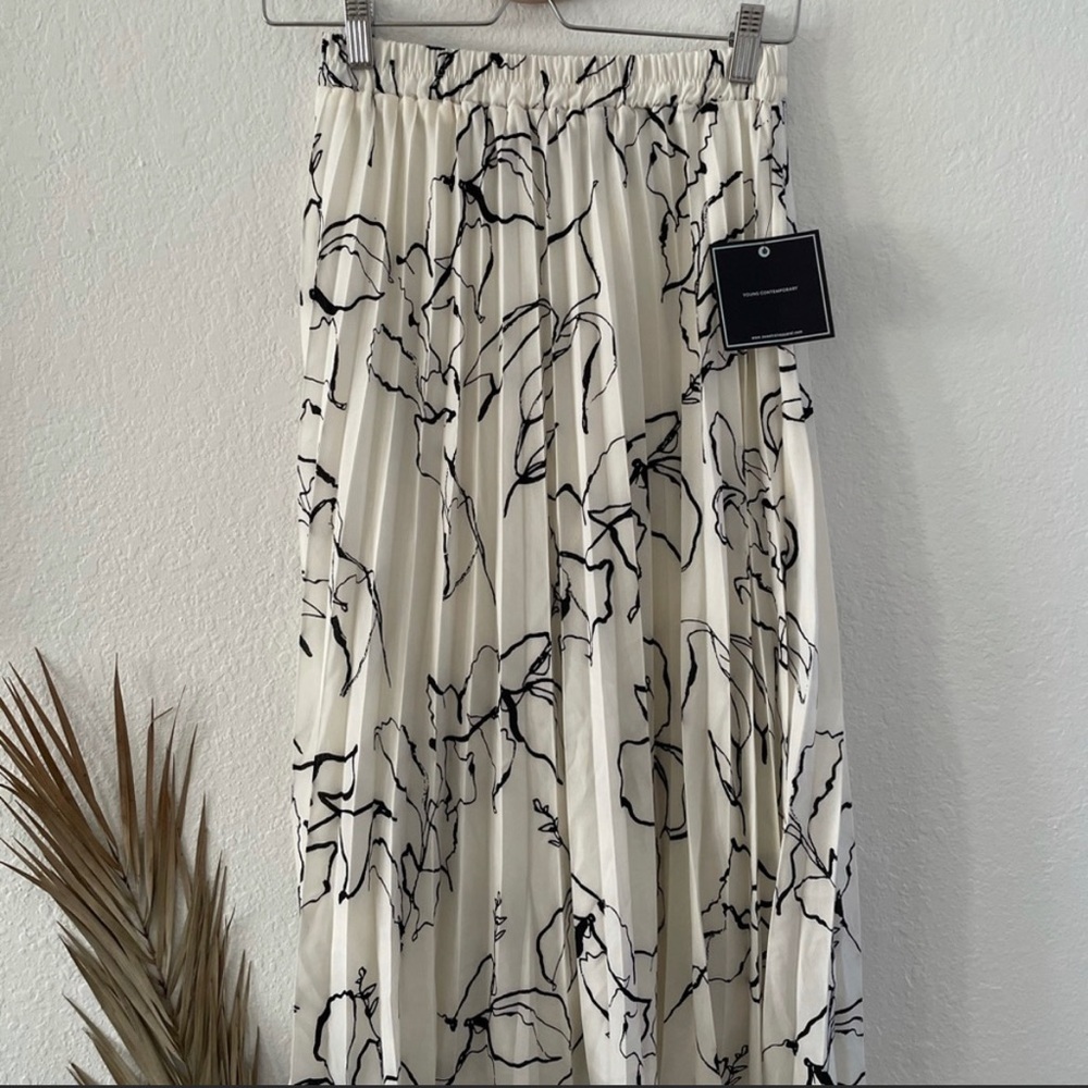 Black and white floral midi skirt